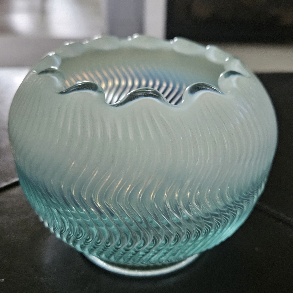 Fenton Sheffield Pattern Bowl